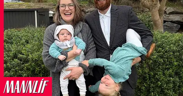 Móðir stökk fram af kletti með börnin sín