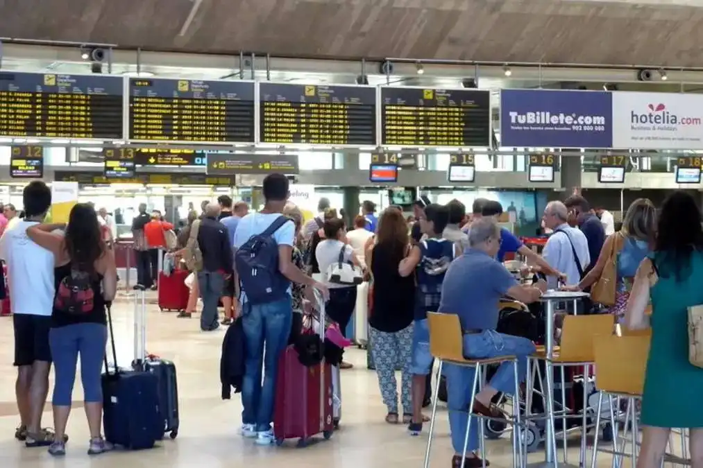 More flight diversions at Tenerife North Airport due to bad weather