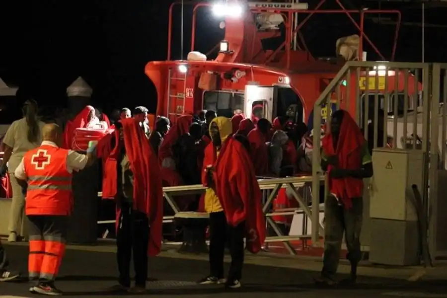 More than 500 people reach Canary Islands in six boats within 24 hours