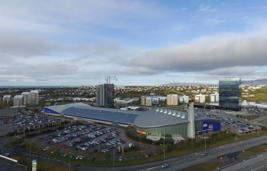 Munu rukka fyrir bílastæði við Smáralind