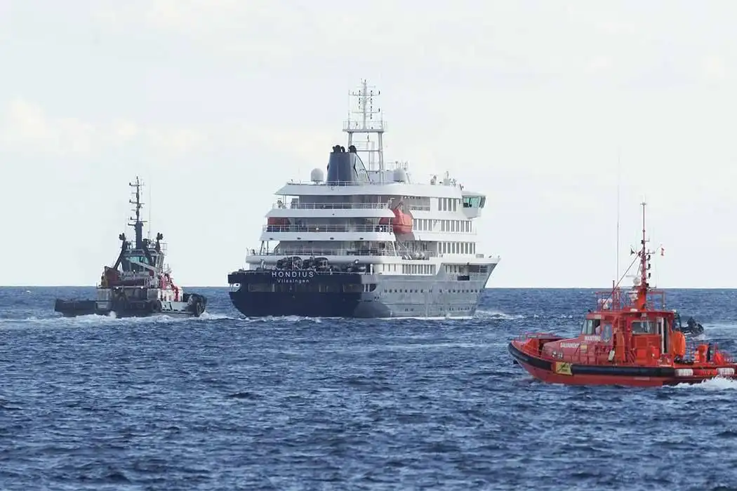 MV Hondius leaves Tenerife after all passengers are evacuated