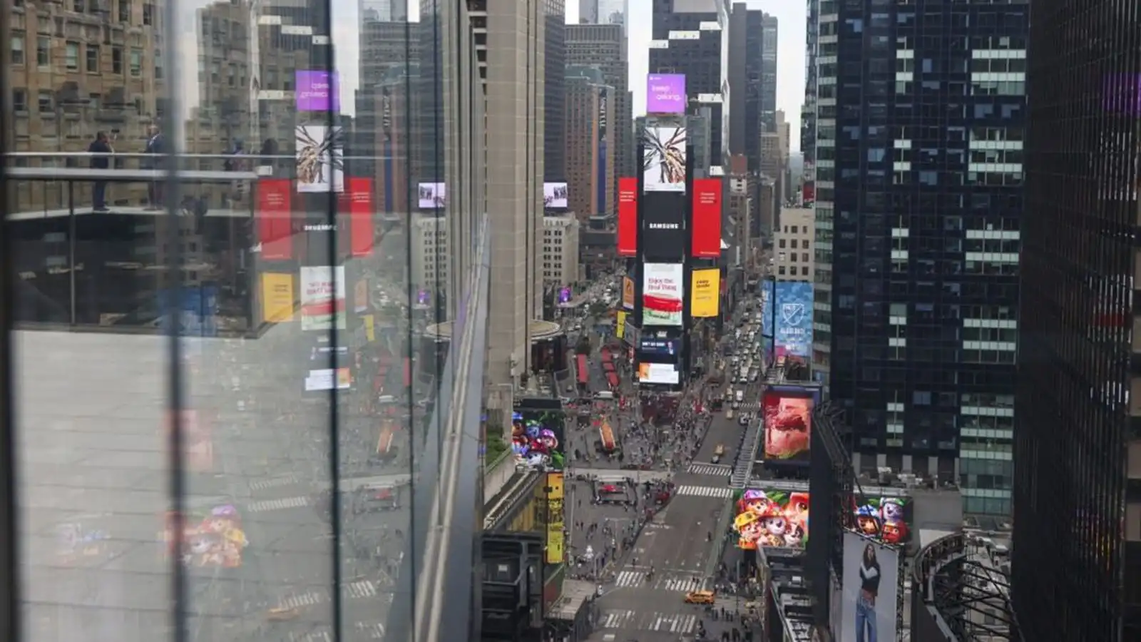 Myrt í tilefnislausri stunguárás á Times Square - Vísir