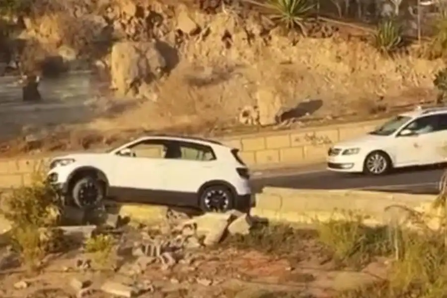 Mystery surrounds bizarre car crash in South Tenerife