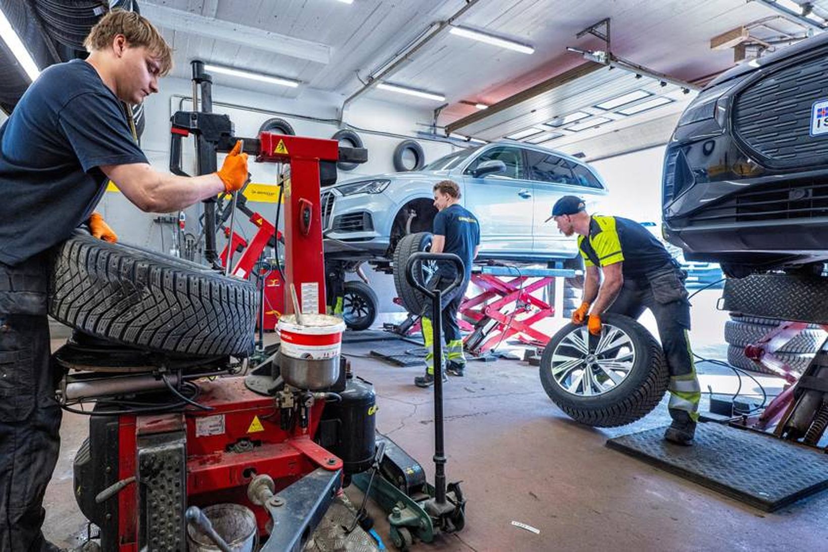 Næsti lausi tími er 12. maí