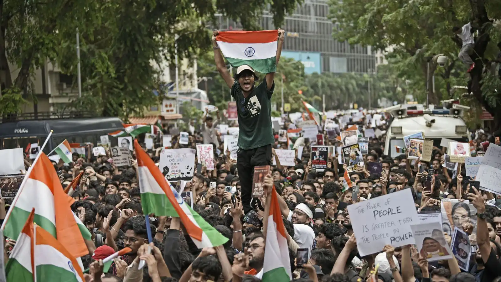 Narendra Modi féllst á kröfur „Kakkalakkanna“ - Vísir