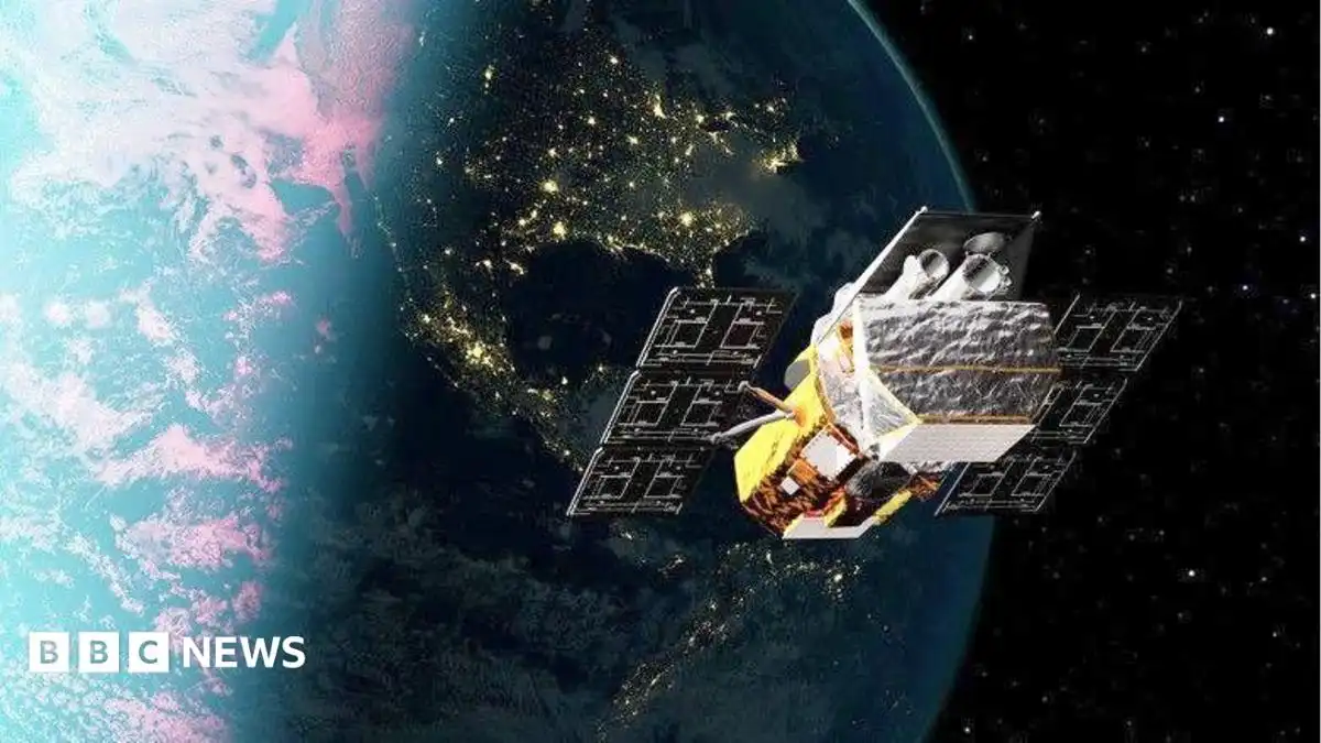 Nasa launches robot to save Swift telescope falling to Earth