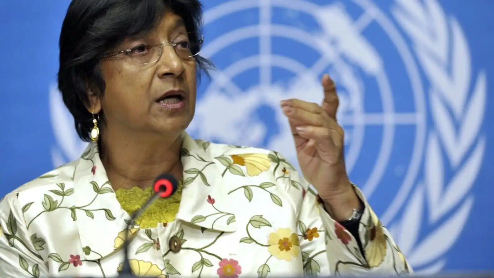 Navanethem Pillay hlaut friðar­verð­laun Nóbels - Vísir