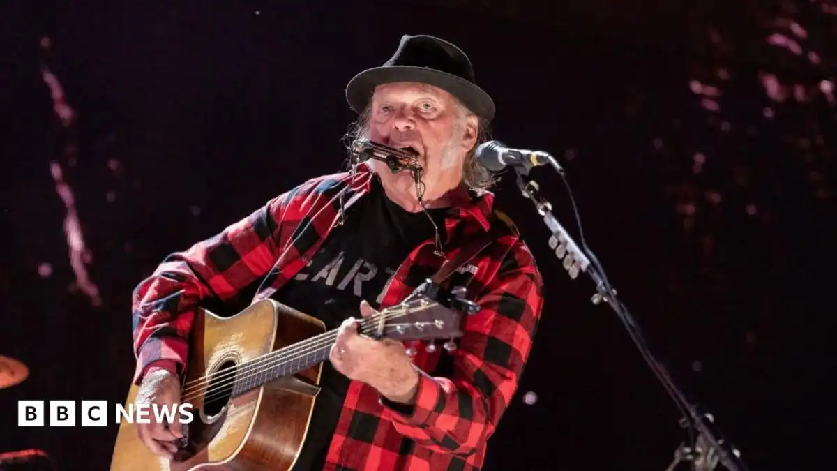 Neil Young sues Trump for playing Rockin' in the Free World at a rally without a licence