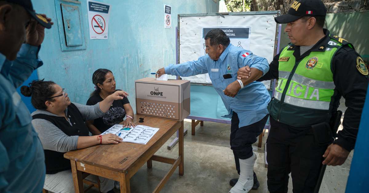 Niðurstaðna fyrstu umferðar forsetakosninga varla að vænta fyrr en um miðjan maí