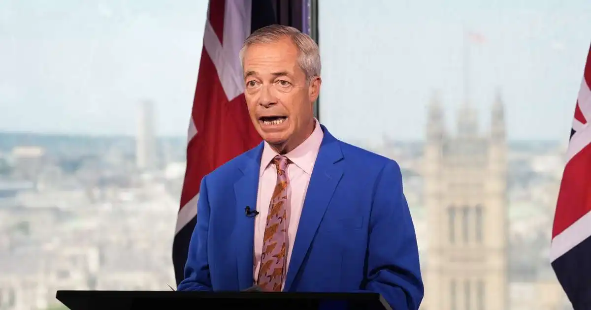 Nigel Farage segir af sér en sækist eftir endurkjöri