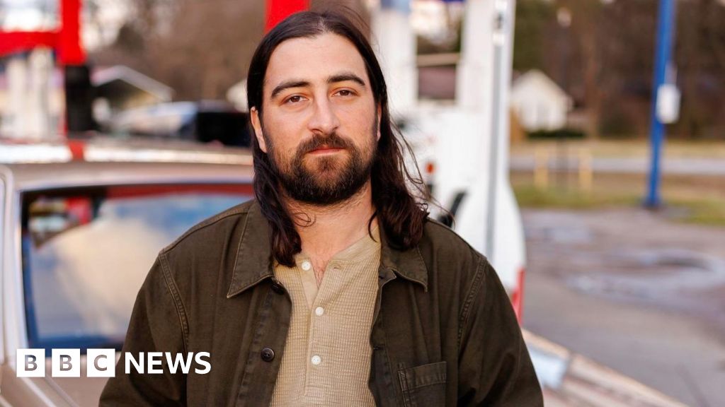 Noah Kahan was crowned a superstar. It messed with his head