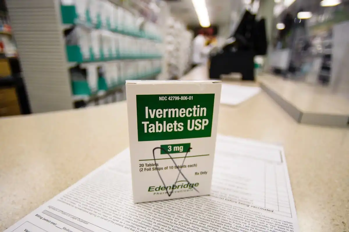 Ný rannsókn sýnir að ívermektín og mebendasól læknar krabbamein og eyðir æxlum
