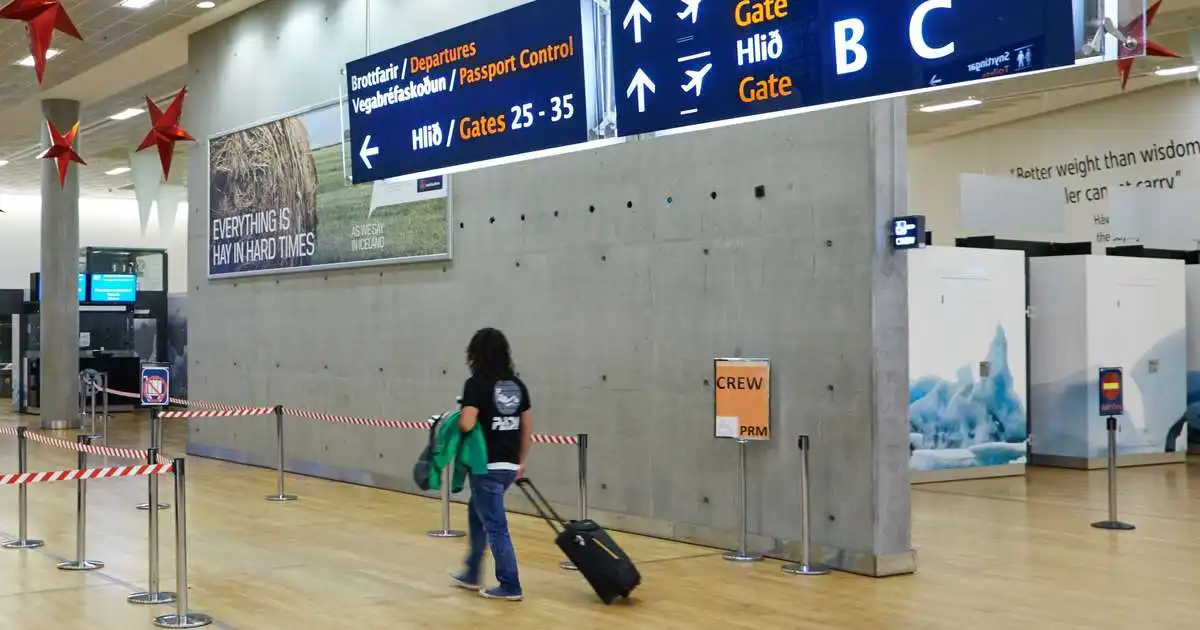 Nýjar reglur um réttindi flugfarþega væntanlegar — handfarangur verði innifalinn í miðaverði