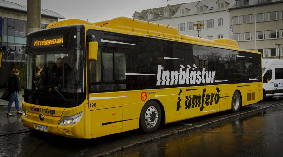 Nýr meirihluti borgarstjórnar afnemur gjaldfrjálsan strætó fyrir unglinga