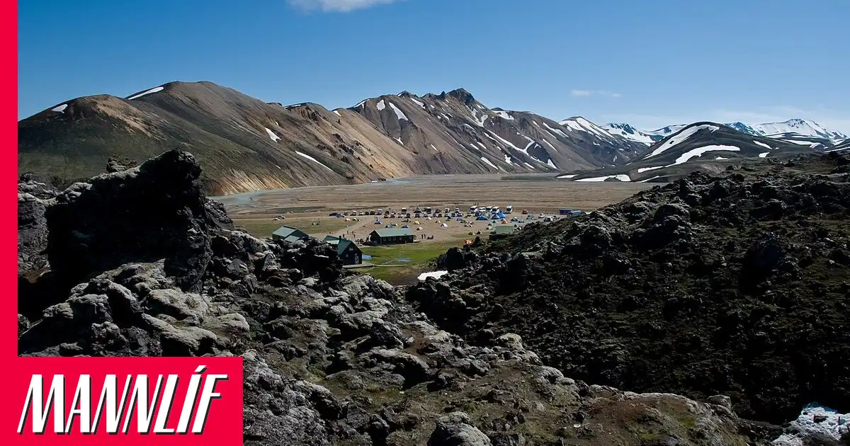 Ók rútu við Landmannalaugar án réttinda