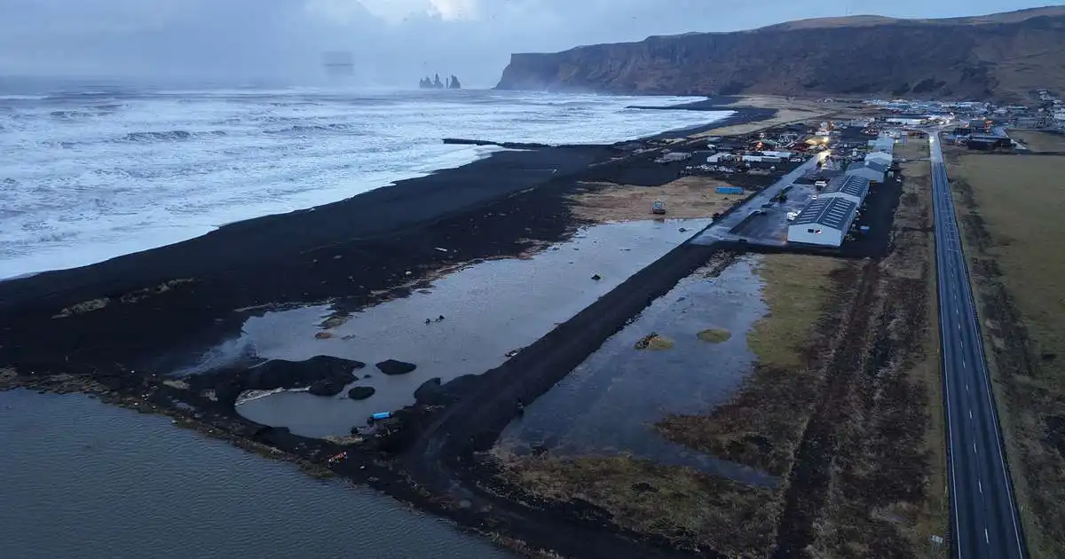 Ólíklegt að flæði yfir þjóðveginn við Vík