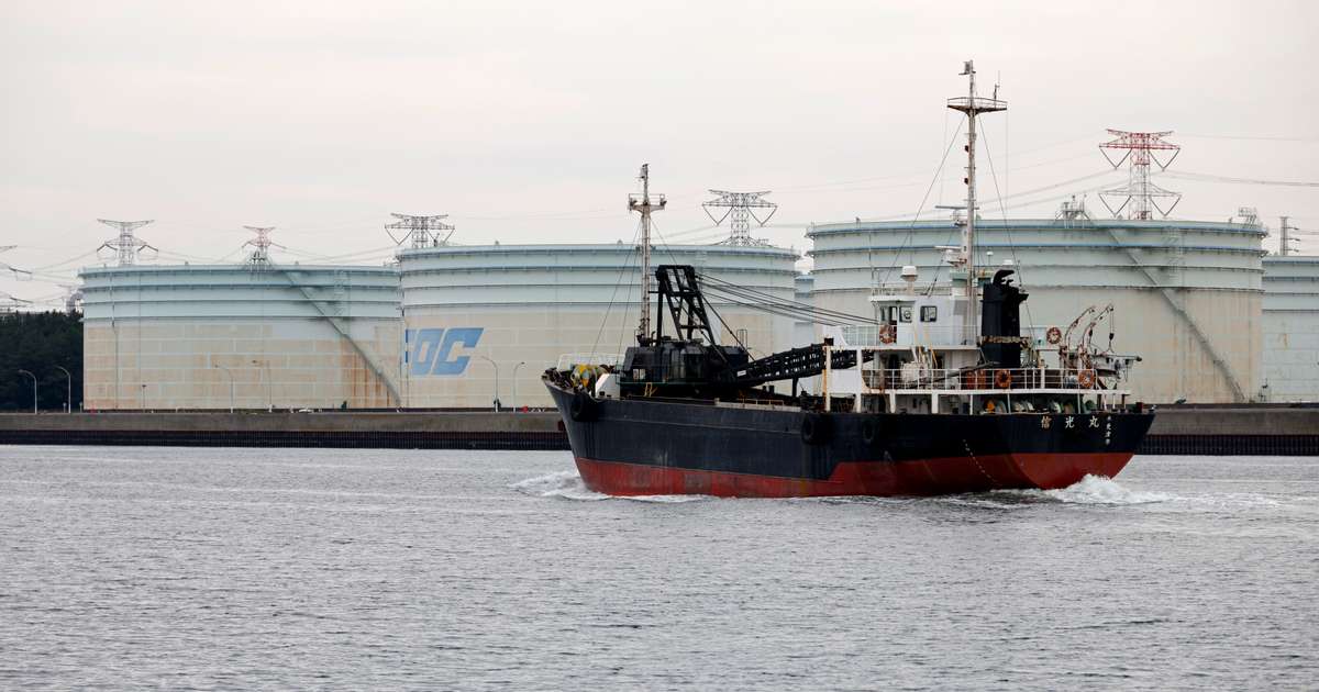 Olíuverð hækkaði þegar markaðir voru opnaðir í Asíu