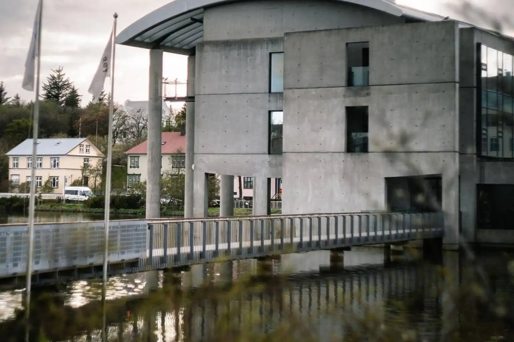 Öllum upplýsingafulltrúum sagt upp - MBL.IS
