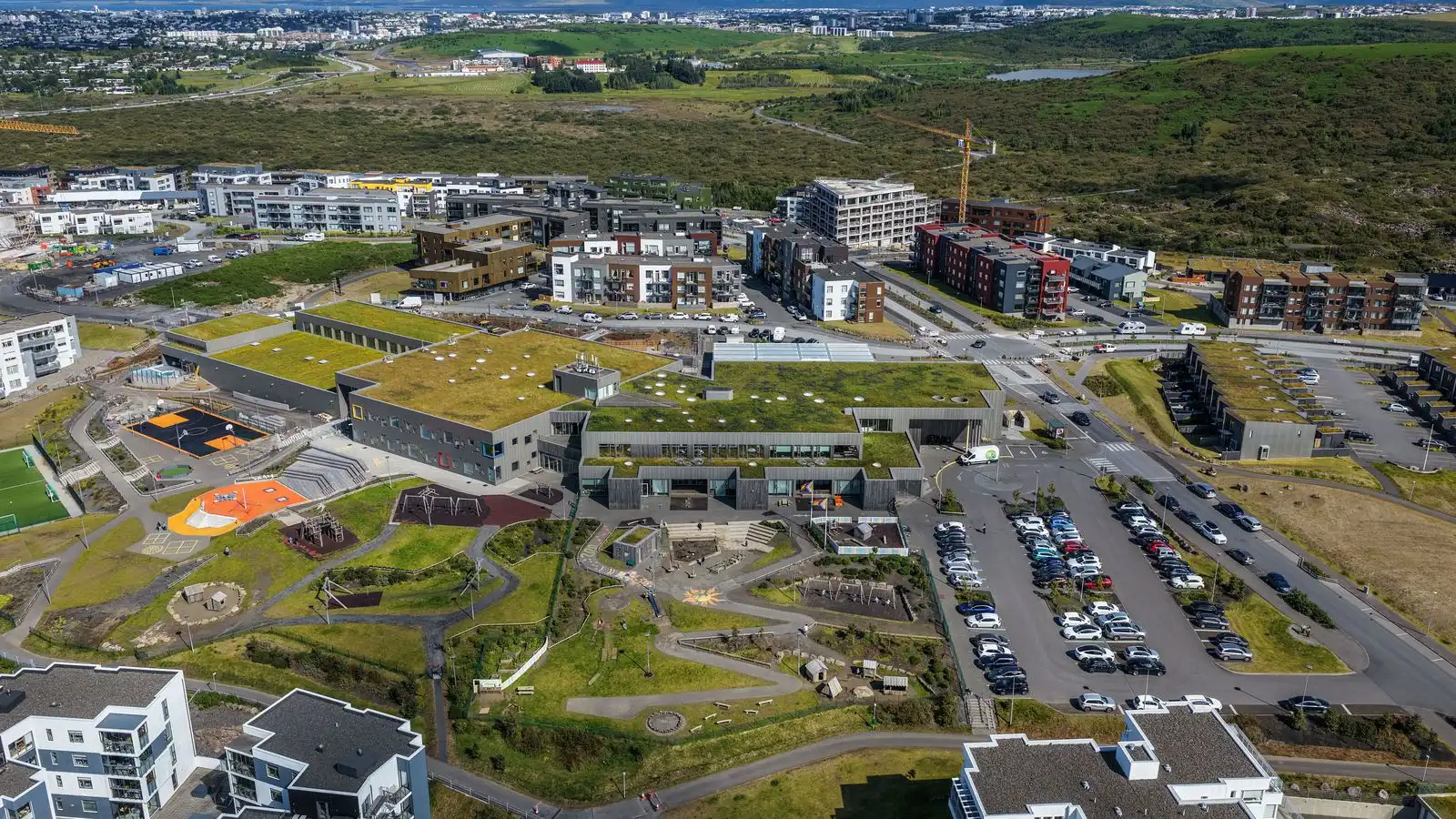 Opna nýja sund­laug í Urriðaholti - Vísir