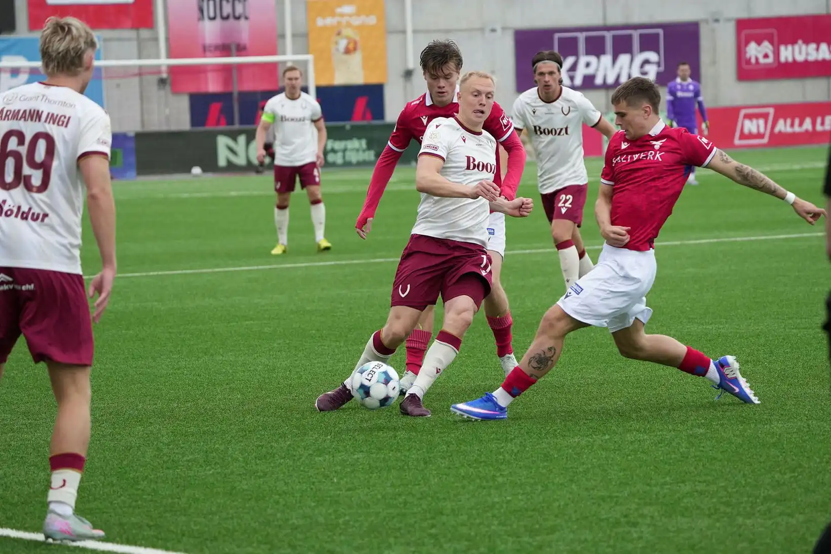 Óstöðvandi Víkingar völtuðu yfir Val - MBL.IS