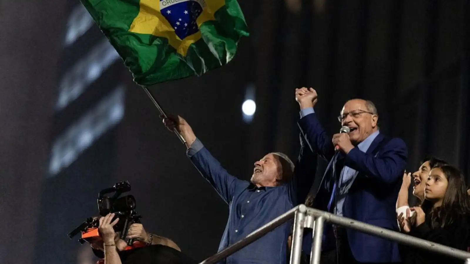 Ó­væntur sigur Lula en Bol­sonaro vill ó­gilda úr­slitin - Vísir