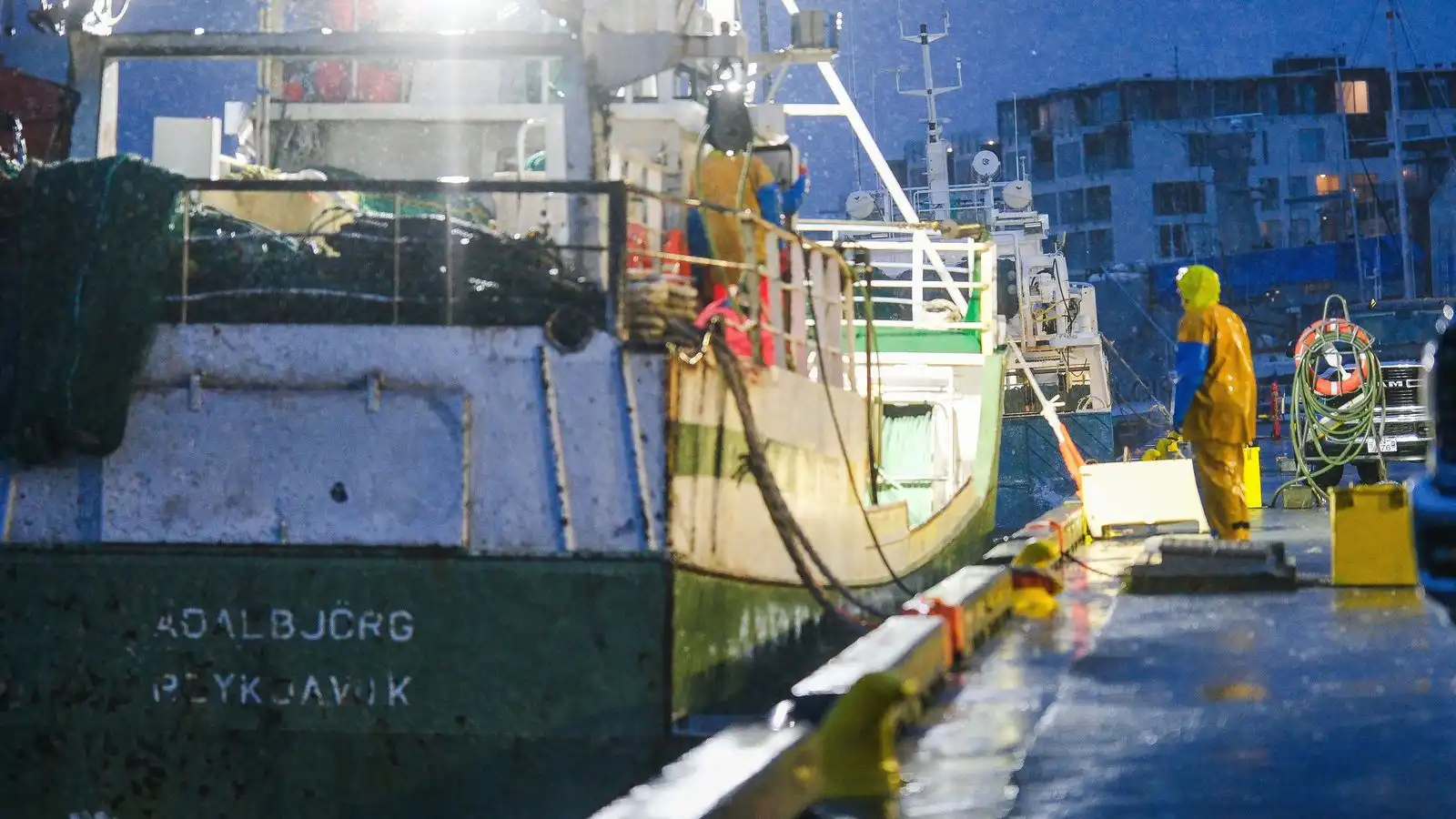 Ó­veður gengur yfir landið - Vísir