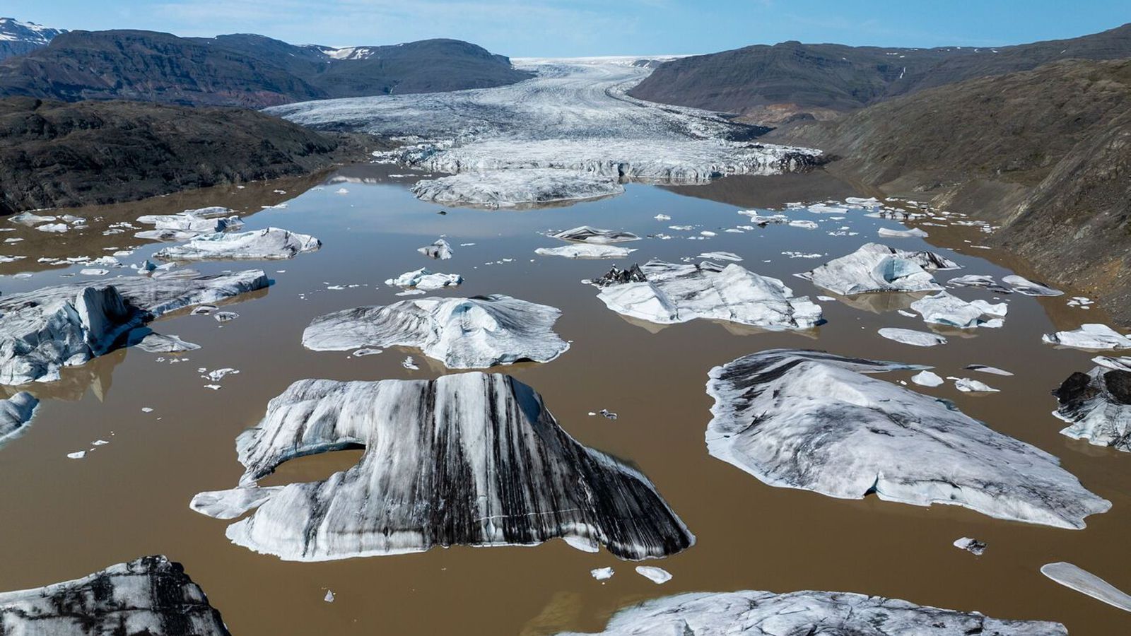 Óvenju­heitt frá norður­skauti til Miðjarðar­hafs í fyrra - Vísir