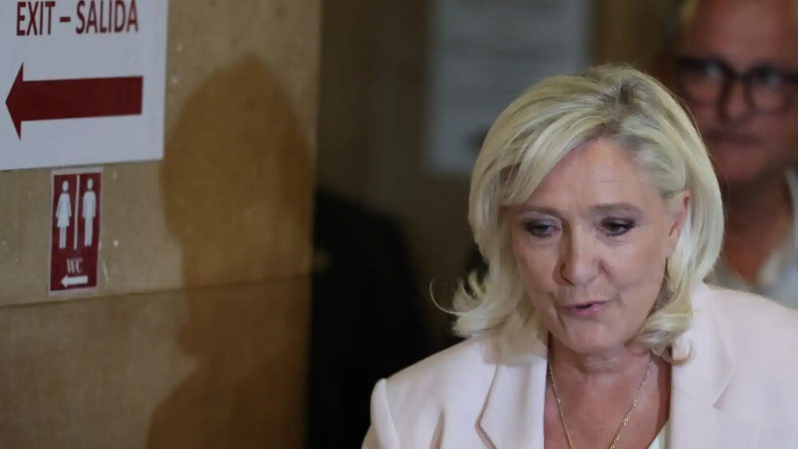Ó­víst með fram­boð Le Pen eftir tví­ræðan dóm - Vísir