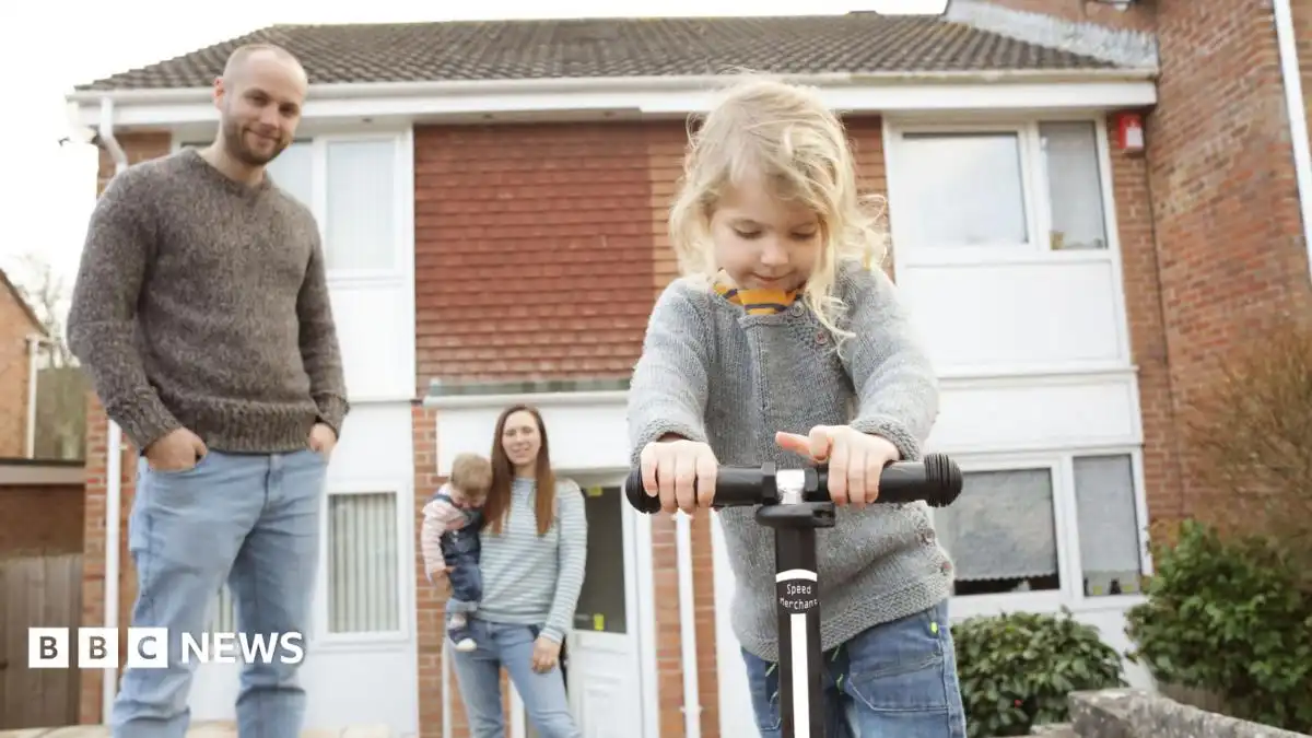 'Painful' years ahead, think tanks warn, as living standards set to fall