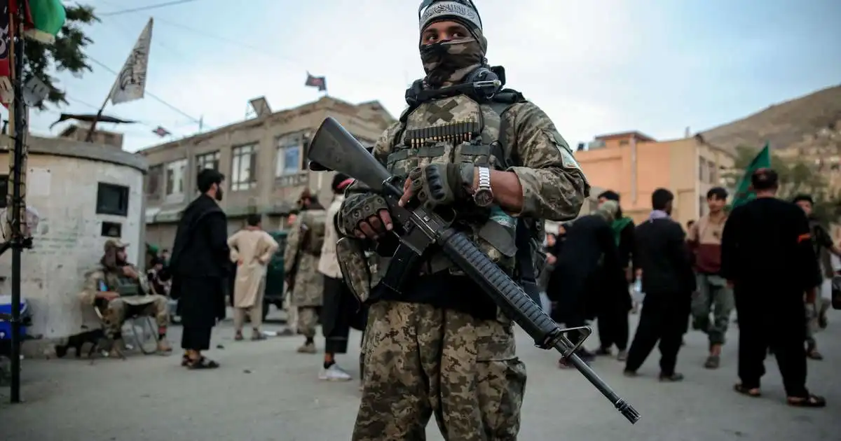 Pakistan gerir loftárásir í Afganistan