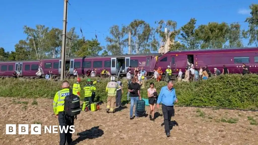 Passengers describe how Bedford train crash unfolded