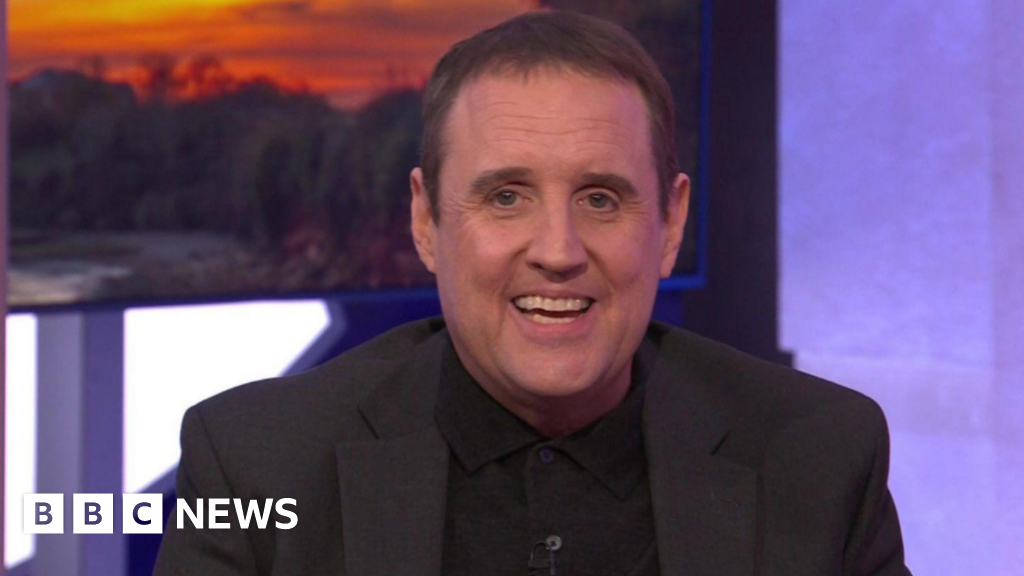 Peter Kay Birmingham show evacuated after 'suspicious bag' found