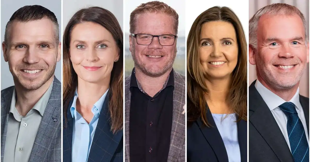 Pizzutilboð og annað smáræði í færslum bæjarstjóra