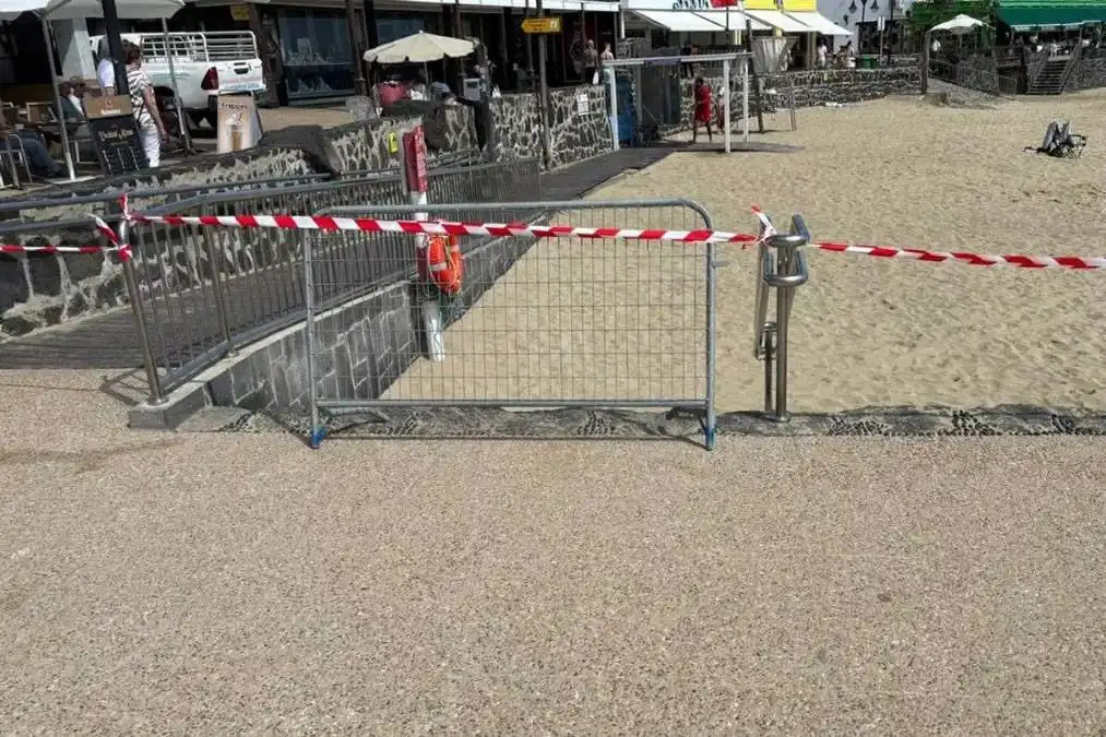Playa Blanca Beach closed due to sewage spill