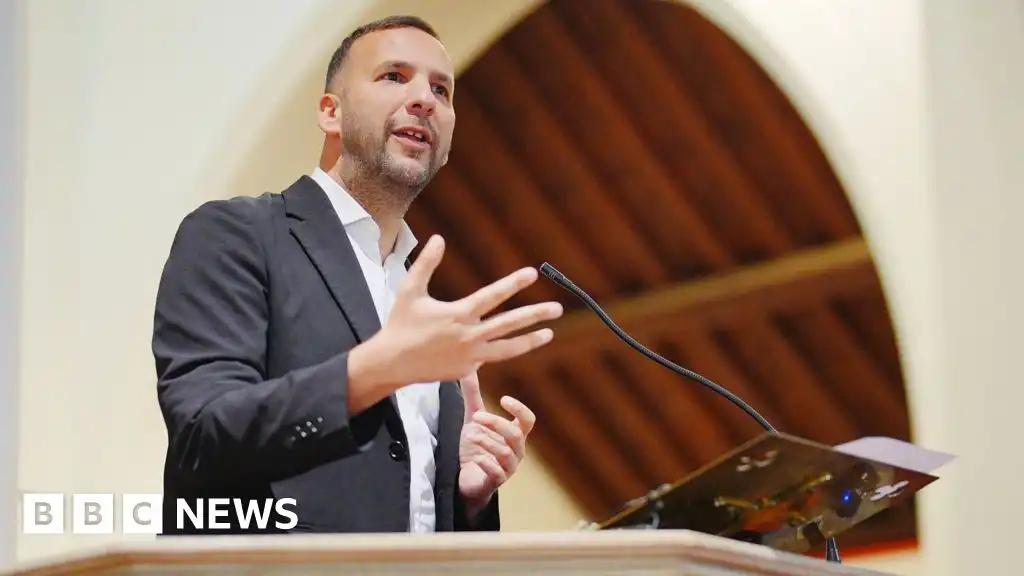 Polanski apologises for 'unintentional mistake' over houseboat council tax
