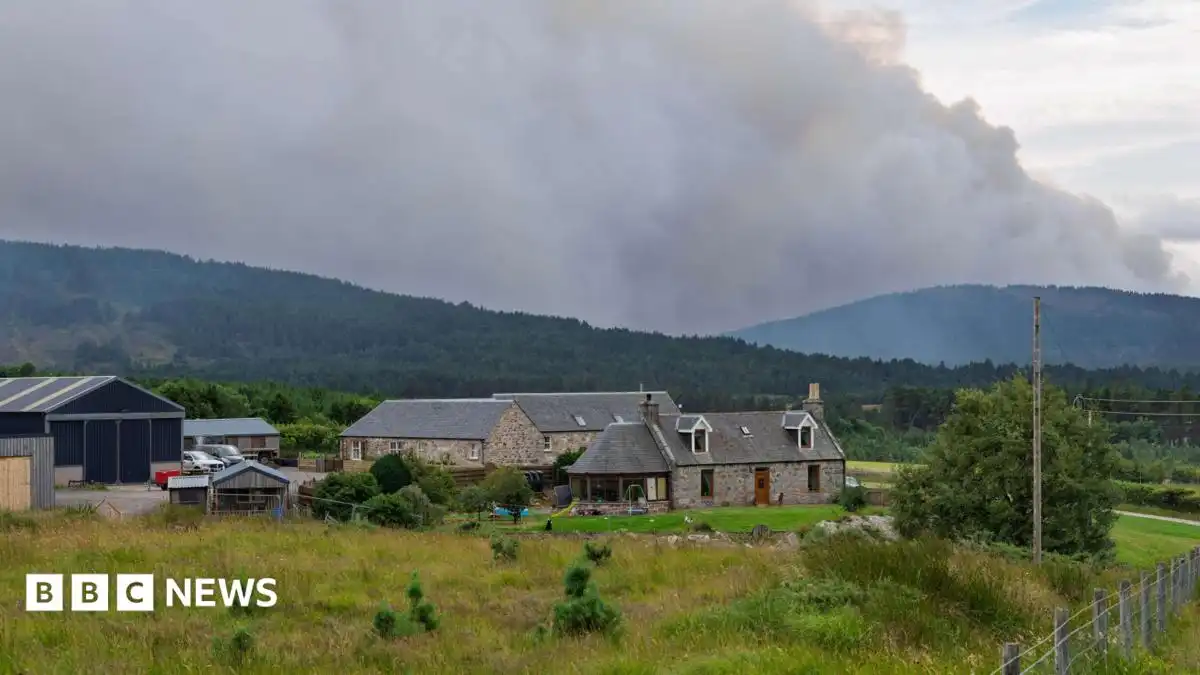 Police declare 'major incident' as wind change increases Cairngorms wildfire risk