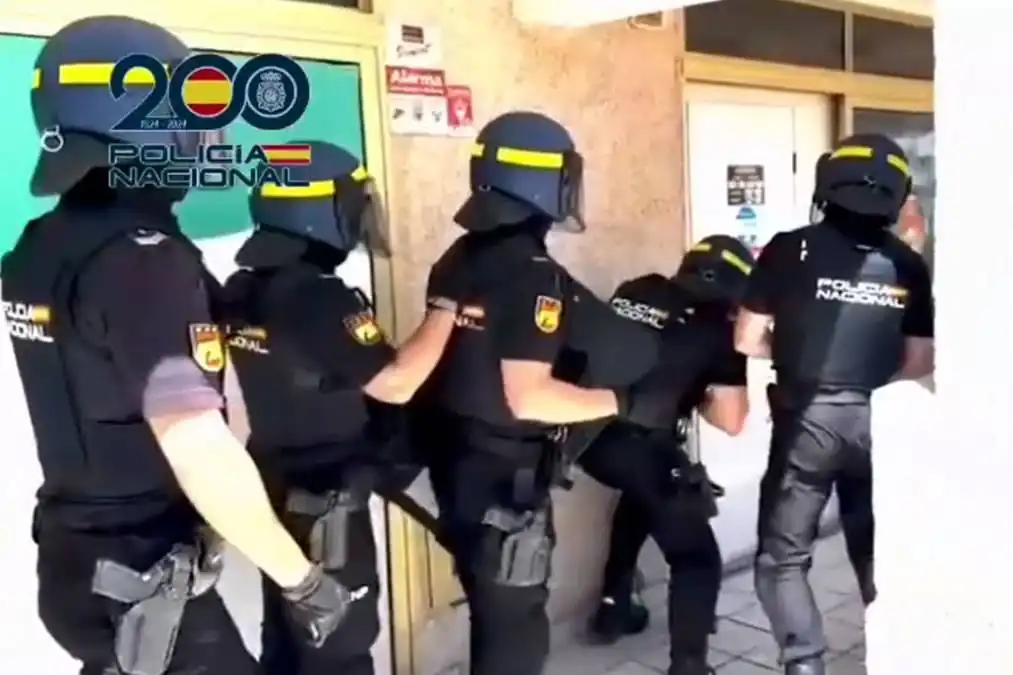 Police raid massage parlours and cannabis clubs in south Tenerife for fraud and money laundering