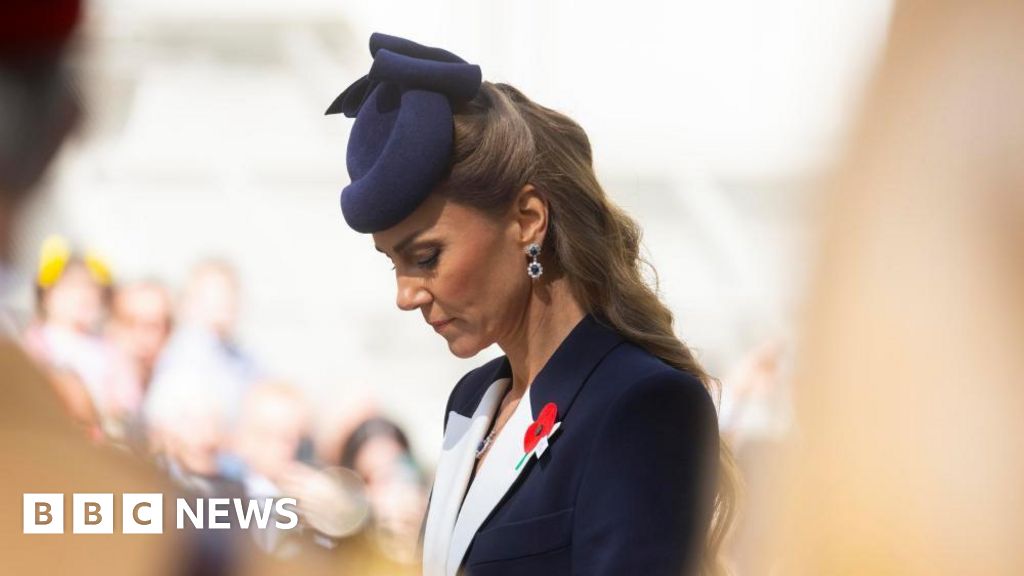 Princess Catherine pays tribute to war dead of Australia and New Zealand