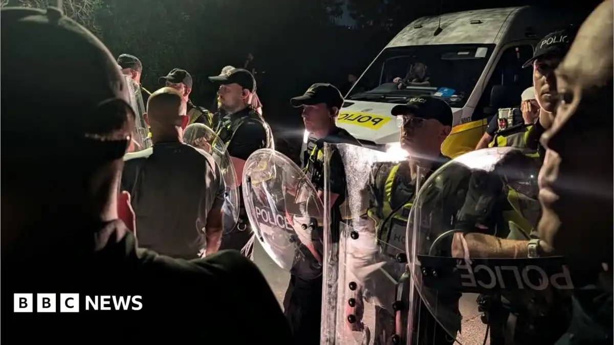 Protesters block roads in Portsmouth after 140 migrants rescued