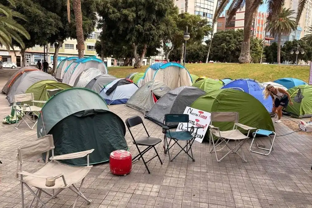 Protestors demand housing rights and rent controls across the Canary Islands