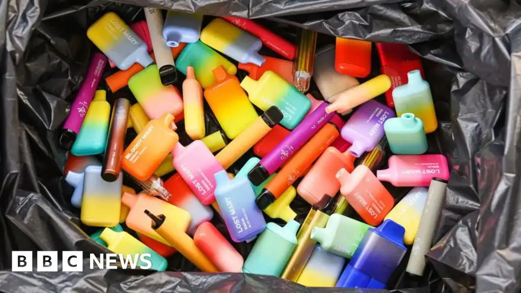 Put a £5 deposit on vapes to stop littering, say waste companies