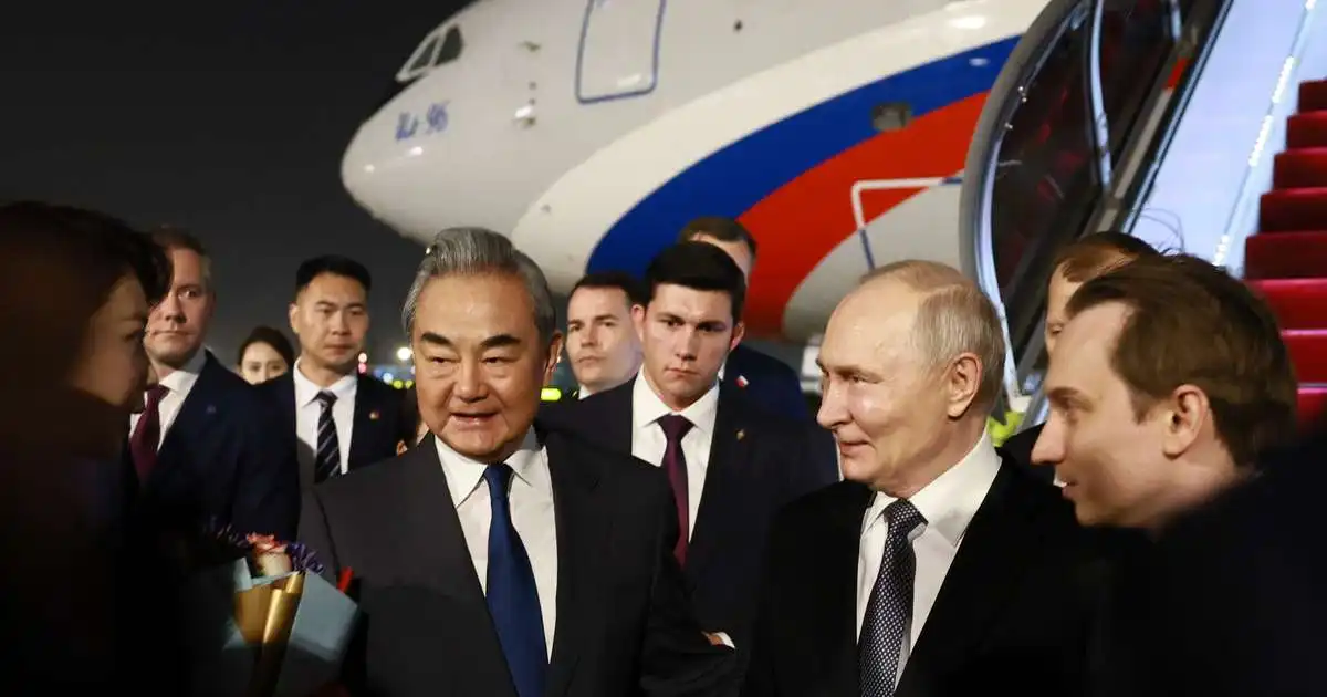 Pútín í opinberri heimsókn til Beijing