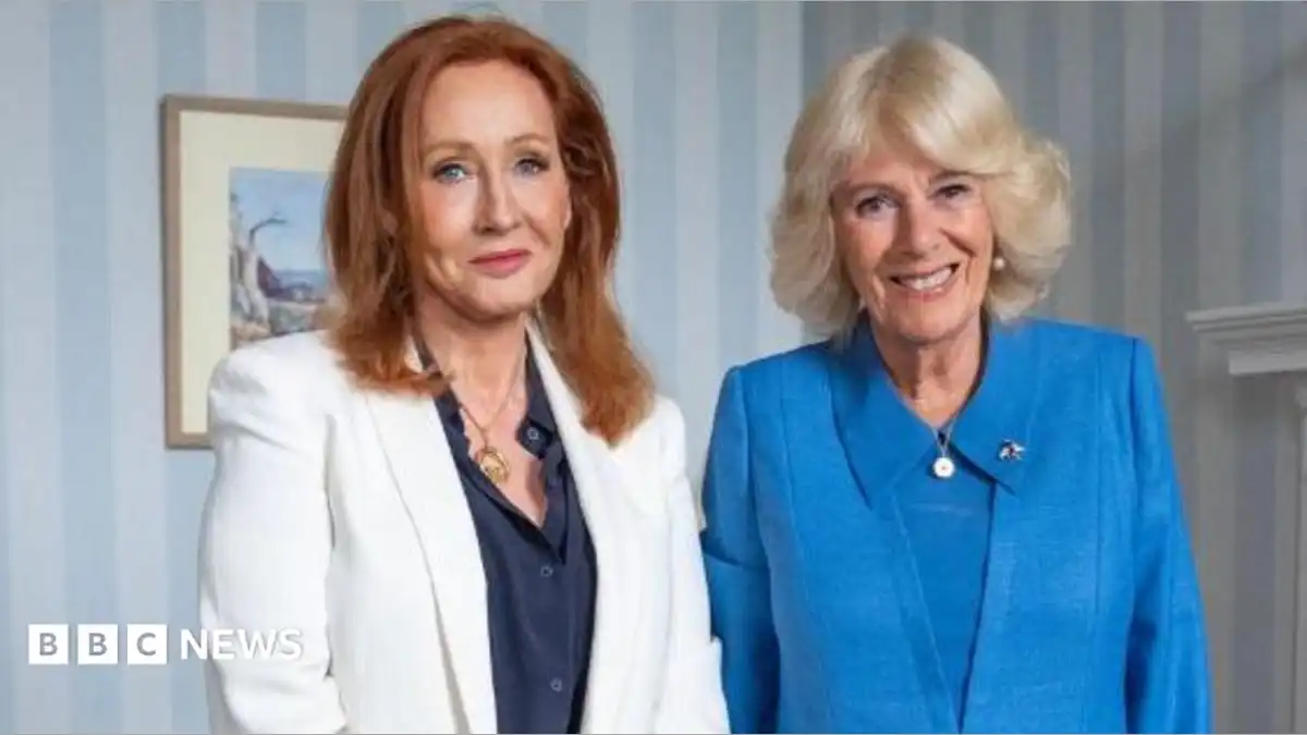 Queen meets JK Rowling to mark start of royal week in Edinburgh