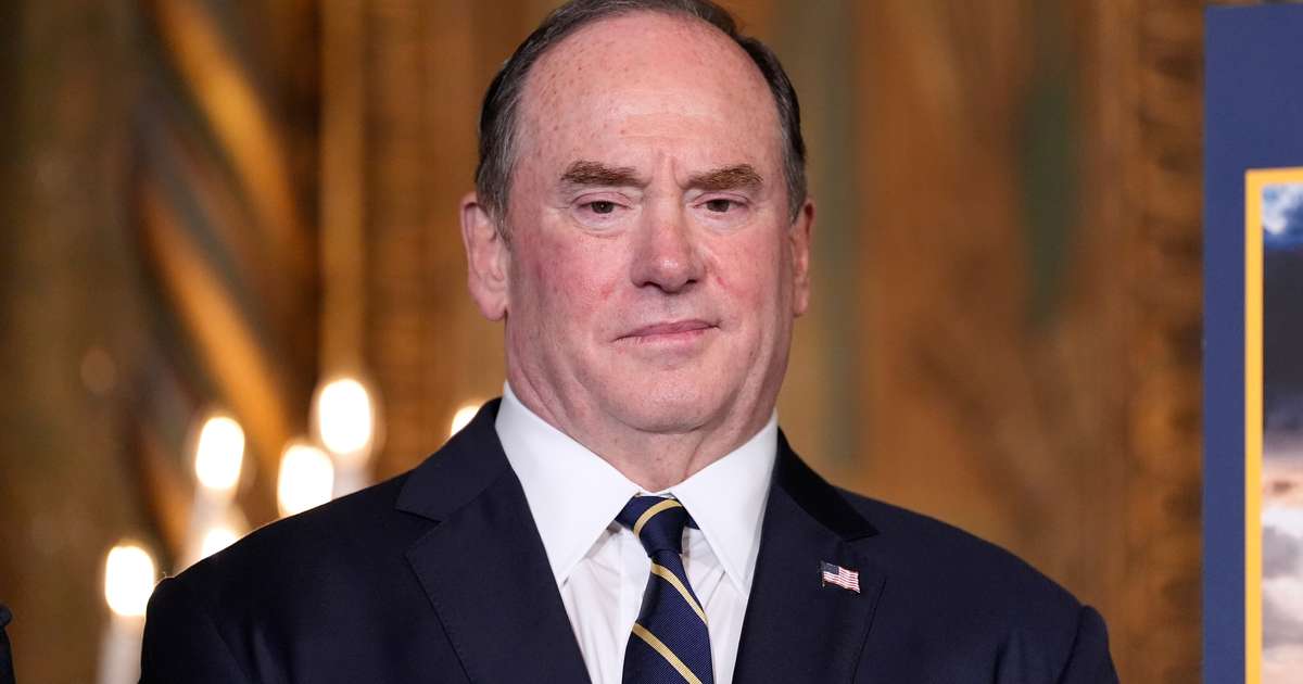 Ráðherra bandaríska sjóhersins vikið úr starfi