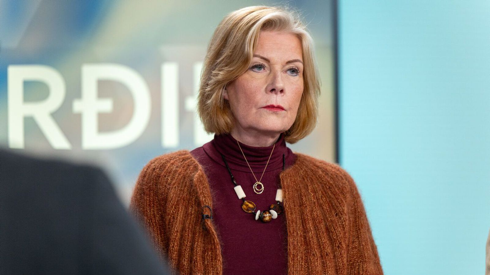 Réðu aftur starfs­mann sem var rekinn í siða­nefndar­fári - Vísir