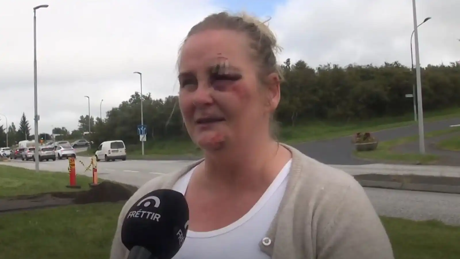 Reið en þakk­lát fyrir lífs­björgina - Vísir