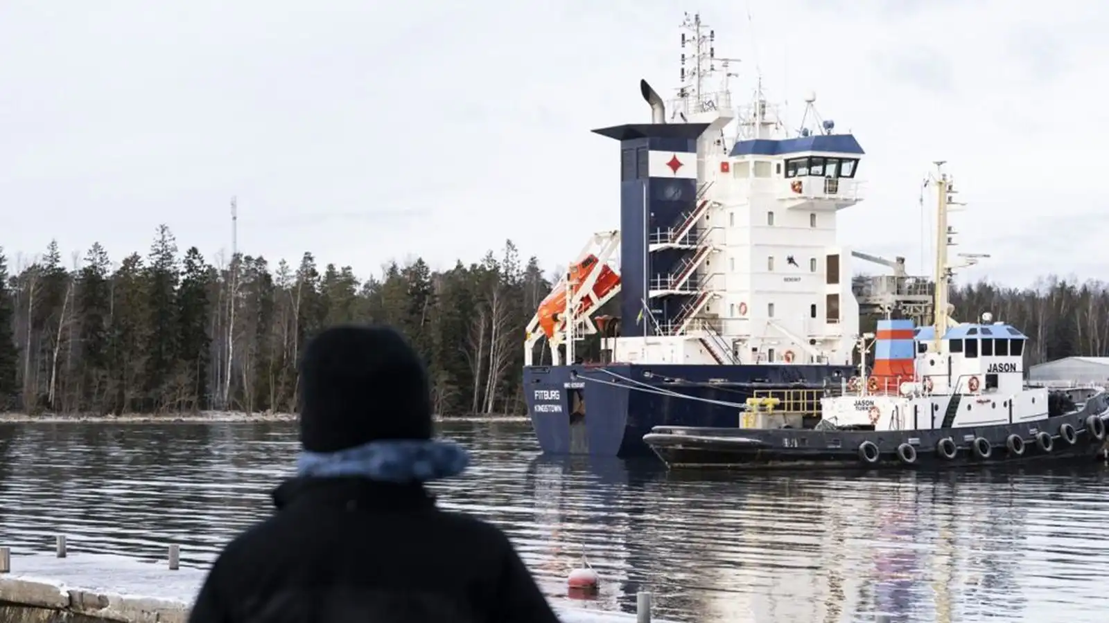 Rétta yfir rúss­neskum skip­stjóra sem sleit sæ­strengi við Finn­land - Vísir