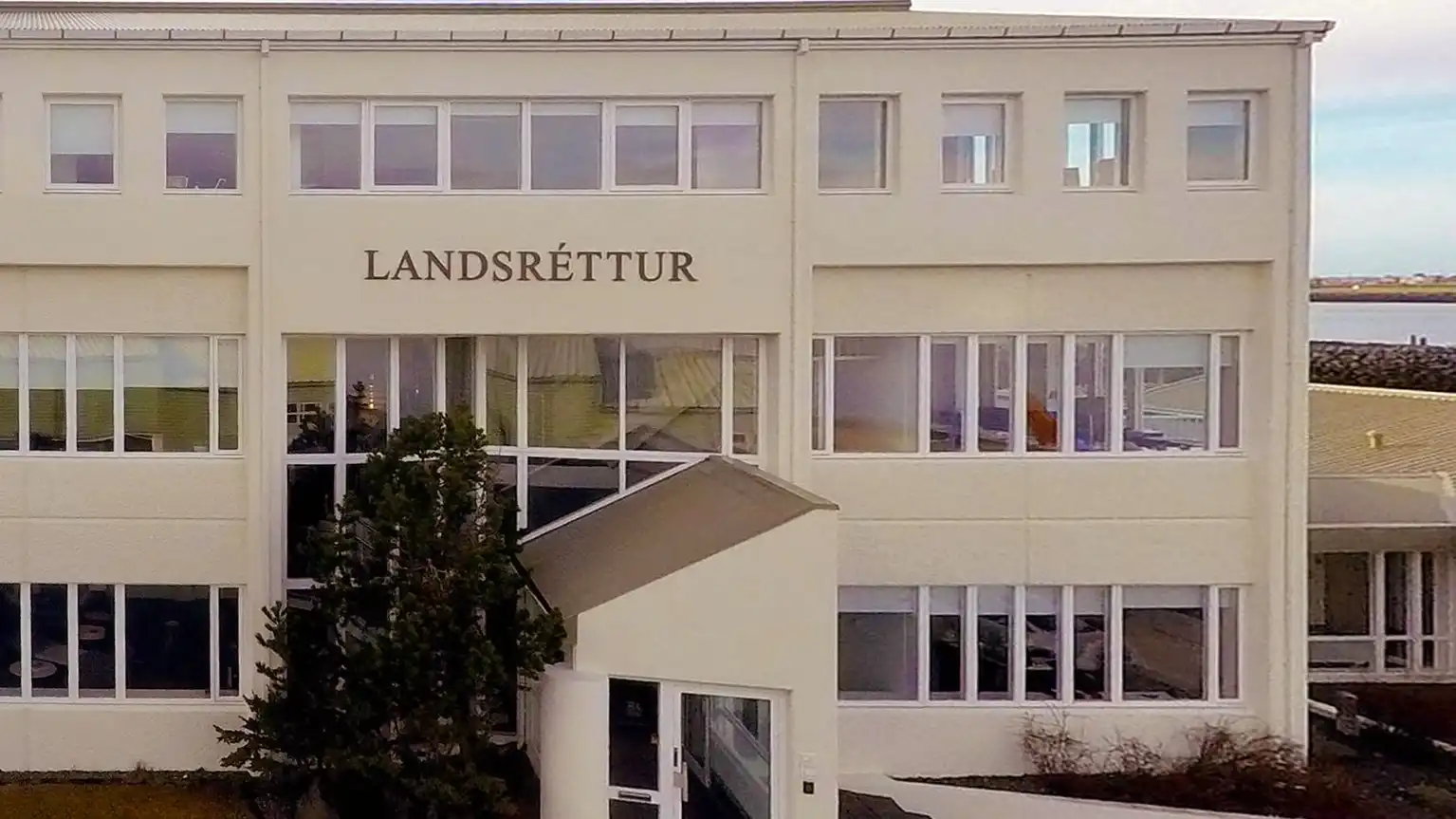 Réttindalaus ökumaður ók á hjól með þremur börnum og flúði – VÍS þarf að bæta tjón stúlku