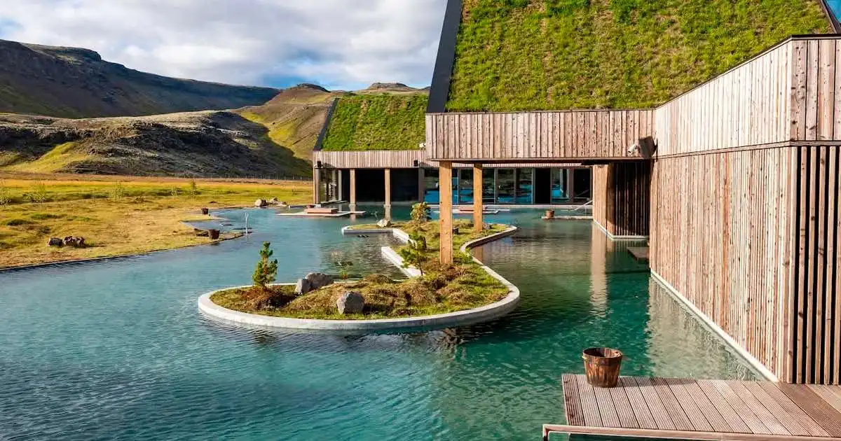 Reykjaböðin opnuð fyrir gesti í Hveragerði