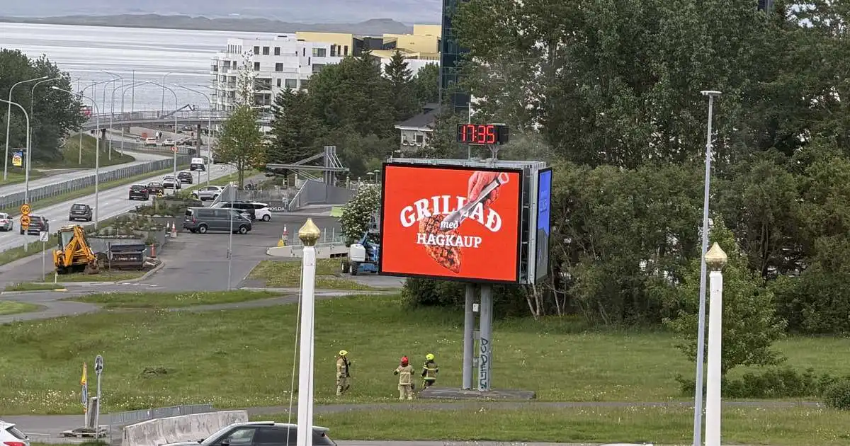 Reykur í auglýsingaskilti